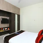 Oyo 10123 The Posh Residency