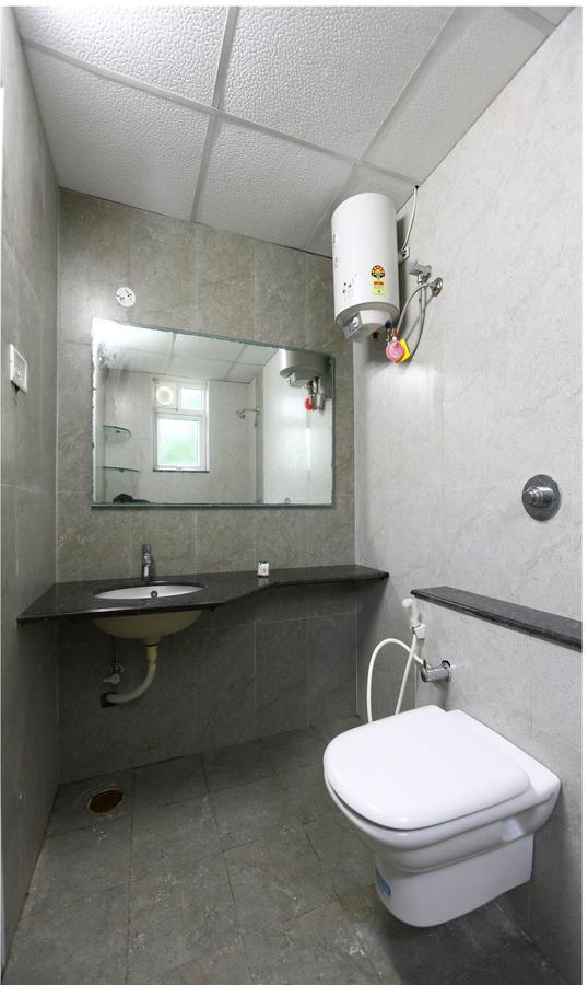 Oyo 10123 The Posh Residency Apartment