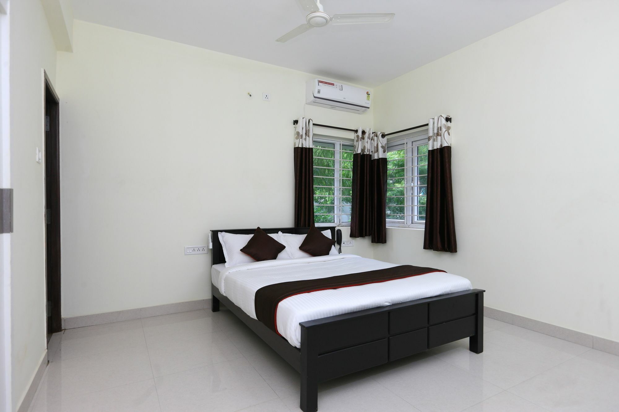 Apartment Oyo 10123 The Posh Residency