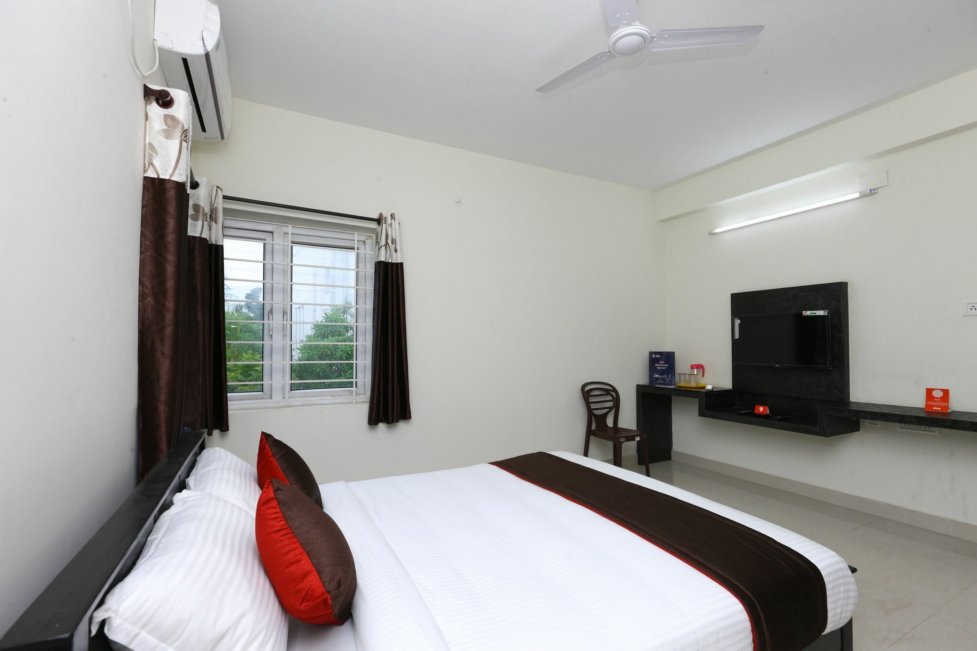 Oyo 10123 The Posh Residency