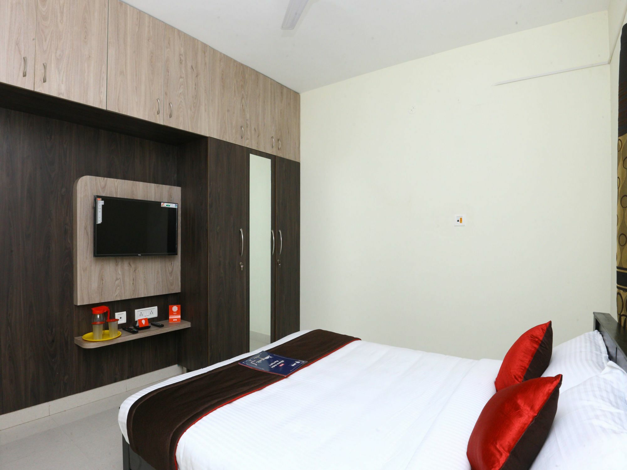 Oyo 10123 The Posh Residency Apartment