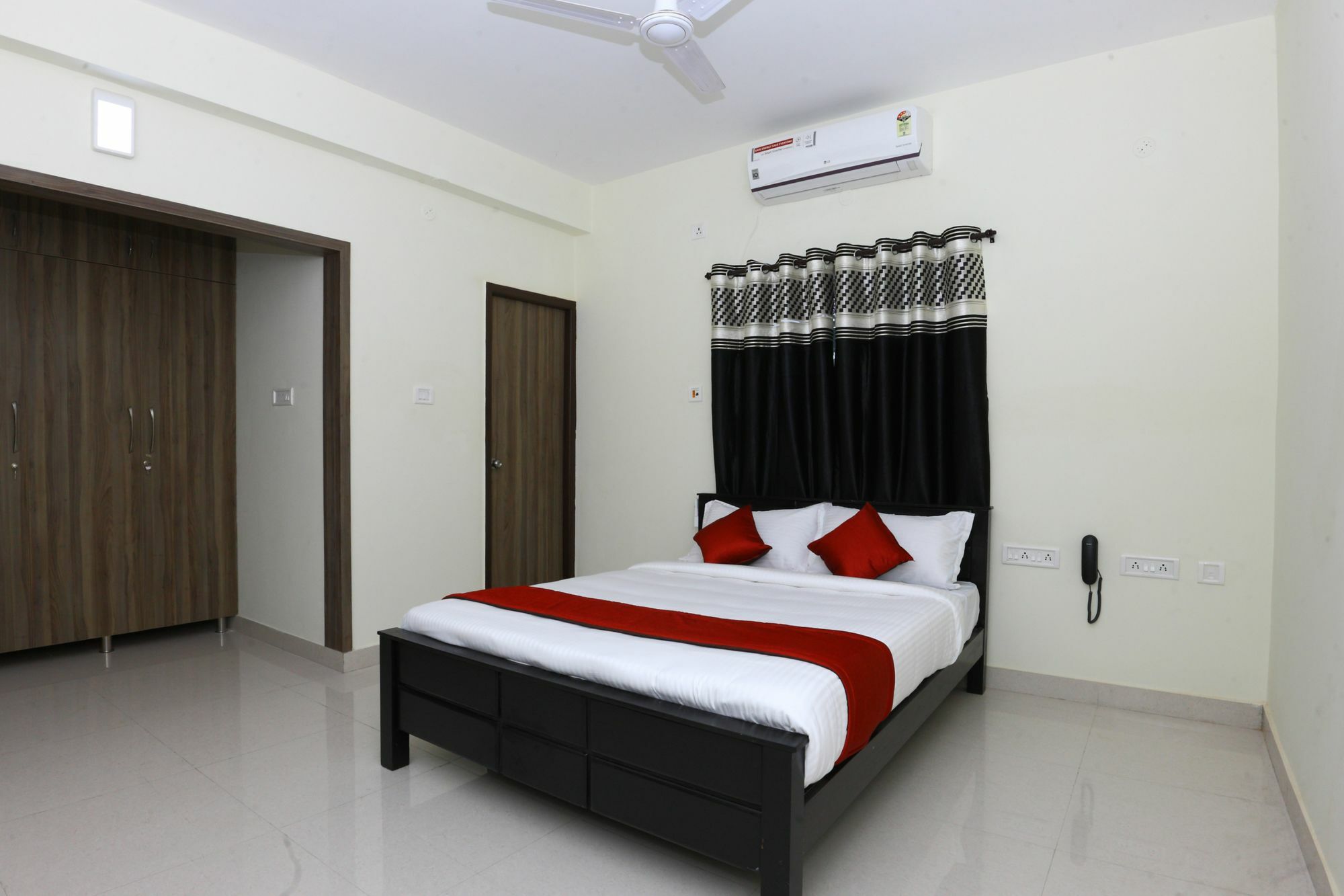 Apartment Oyo 10123 The Posh Residency