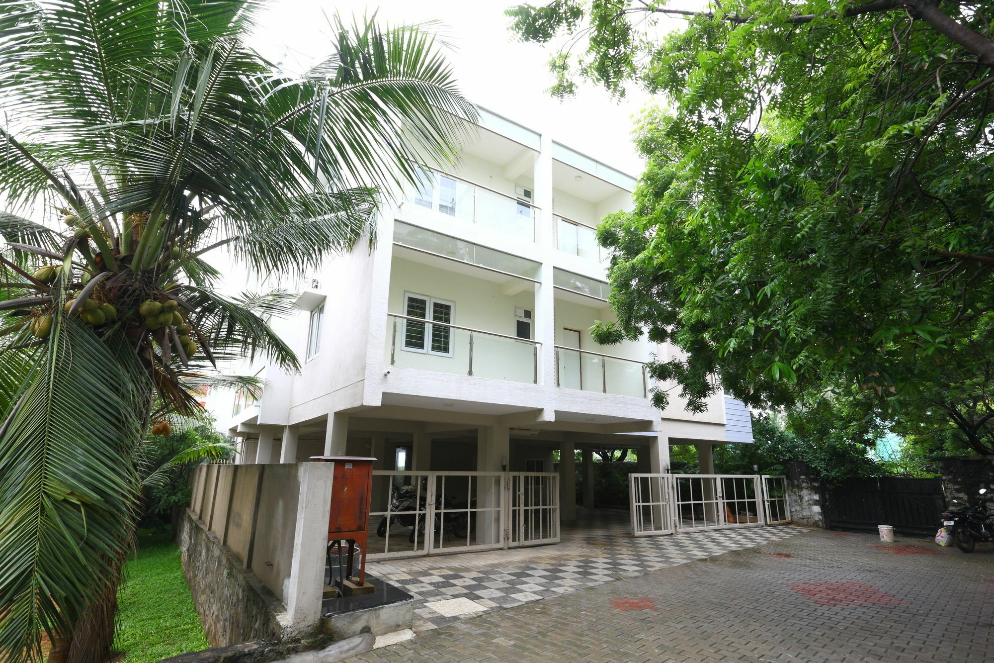 Apartment Oyo 10123 The Posh Residency
